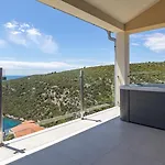 Danijela With Private Jacuzzi And Parking *