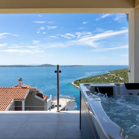 Danijela With Private Jacuzzi And Parking * Vinisce