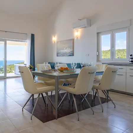 Danijela With Private Jacuzzi And Parking