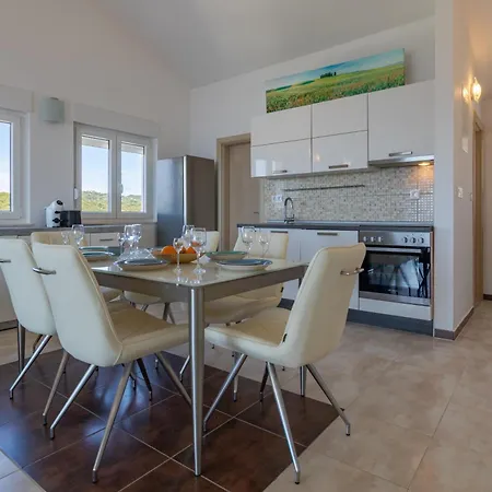 Danijela With Private Jacuzzi And Parking Apartamento Vinišće