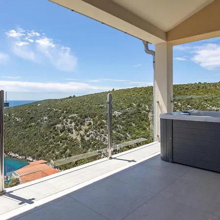 Danijela With Private Jacuzzi And Parking *