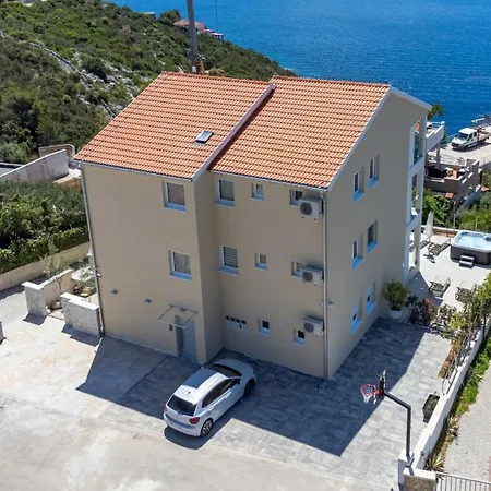 Danijela With Private Jacuzzi And Parking Vinišće