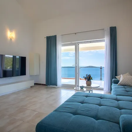 Danijela With Private Jacuzzi And Parking Vinišće