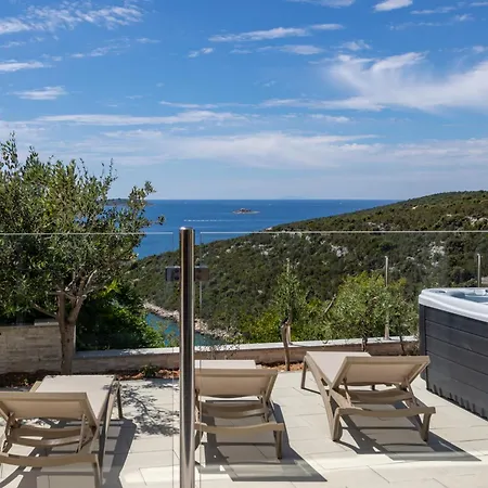 Danijela With Private Jacuzzi And Parking * Vinišće