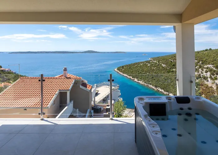 Apartamento Danijela With Private Jacuzzi And Parking