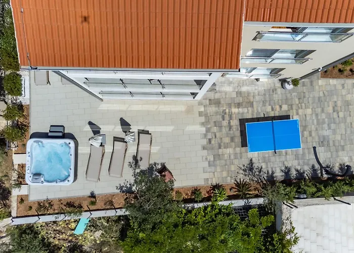 Apartamento Danijela With Private Jacuzzi And Parking Vinišće