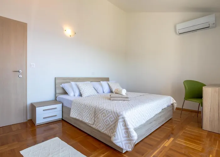 Apartamento Danijela With Private Jacuzzi And Parking *
