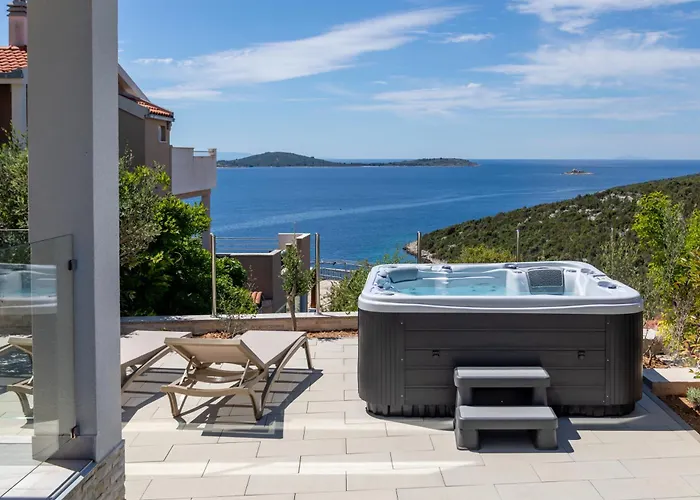 Apartamento Danijela With Private Jacuzzi And Parking